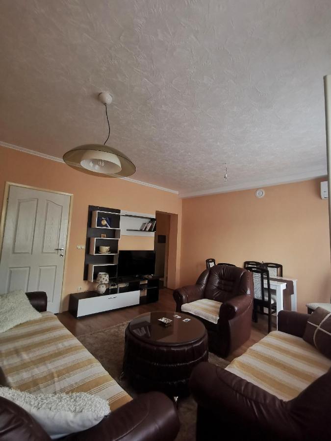 Apartman Anja เทรบินเย ภายนอก รูปภาพ